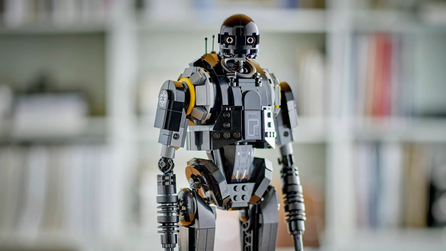 LEGO Star Wars droids: Chopper & K-2SO in detail