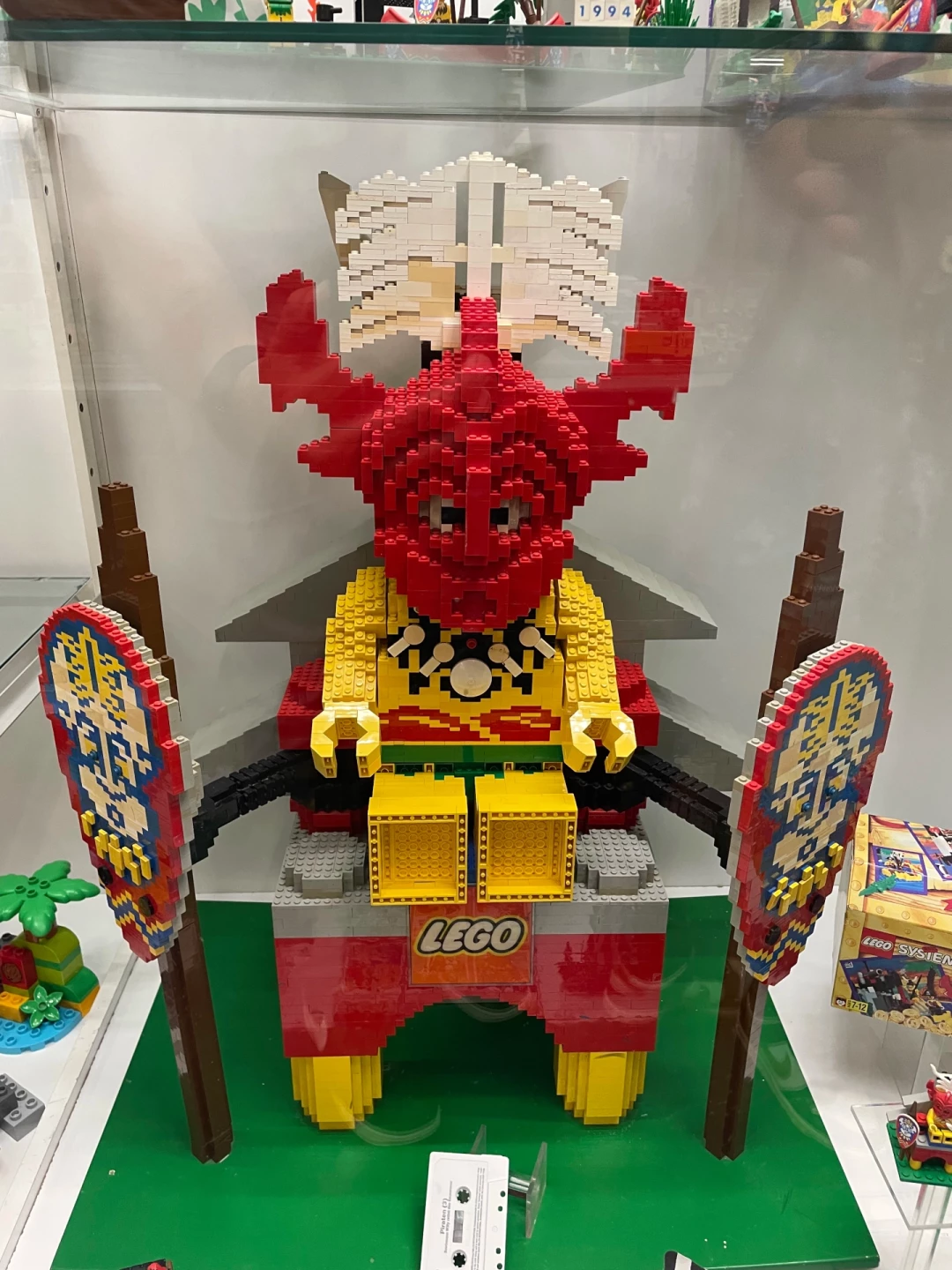 Supergave LEGO sculptures (1)