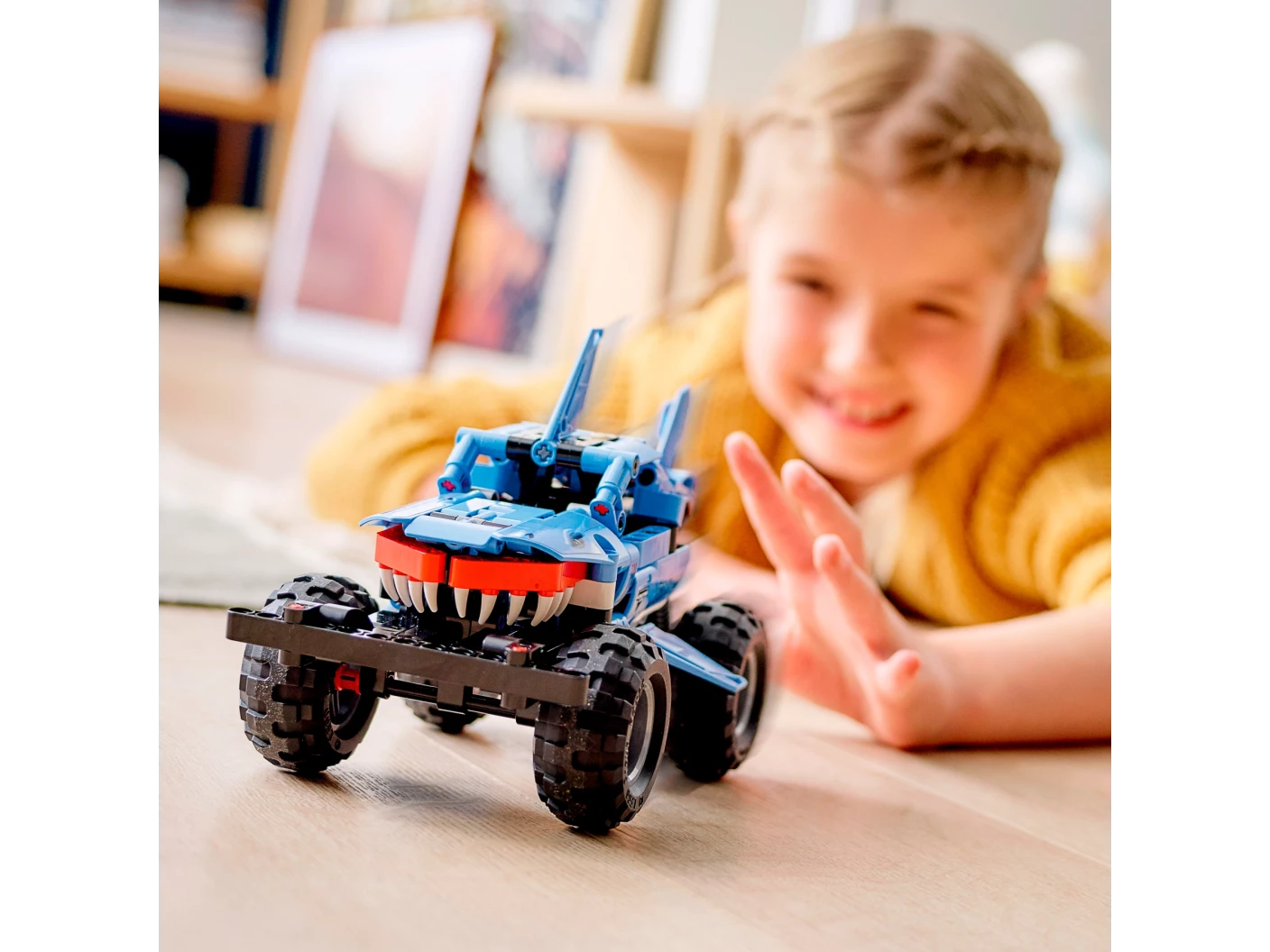 Monster Jam™ Megalodon™