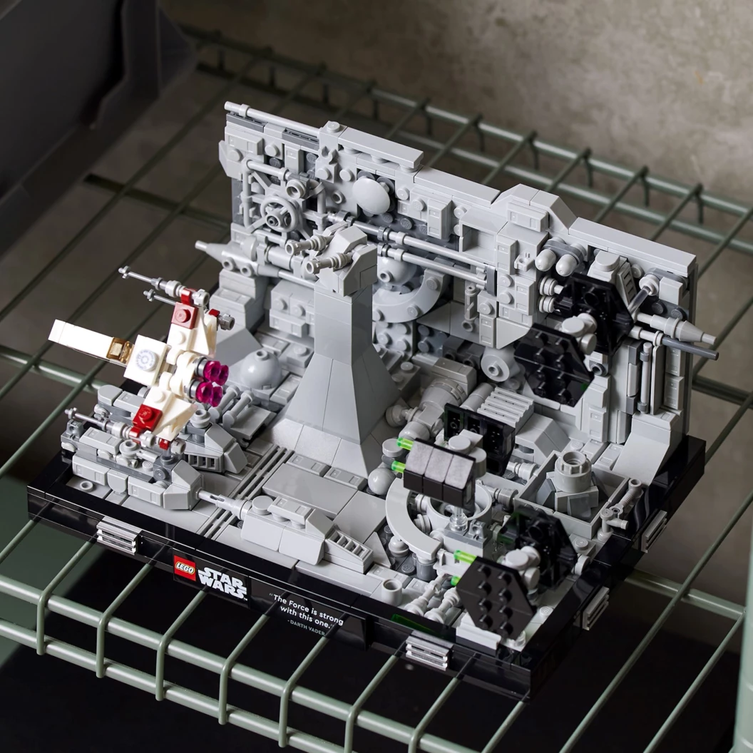 Death Star™ Trench Run diorama