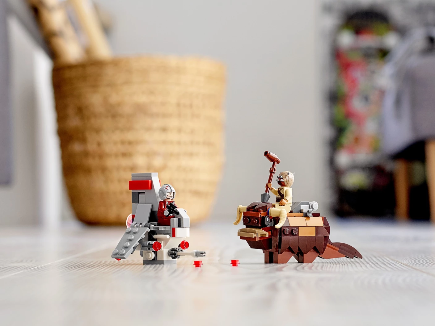 T-16 Skyhopper™ vs. Bantha™ Microfighters