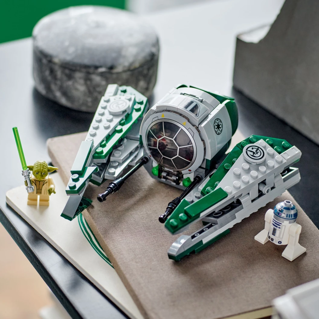 Yoda's Jedi Starfighter™