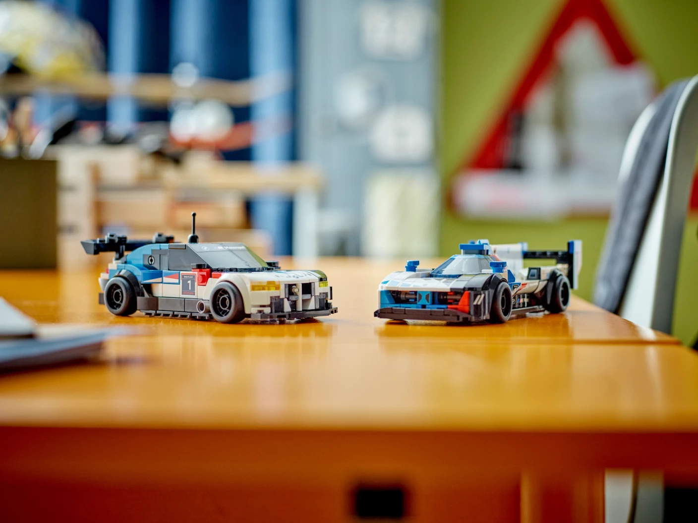 BMW M4 GT3 & BMW M Hybrid V8 racewagens