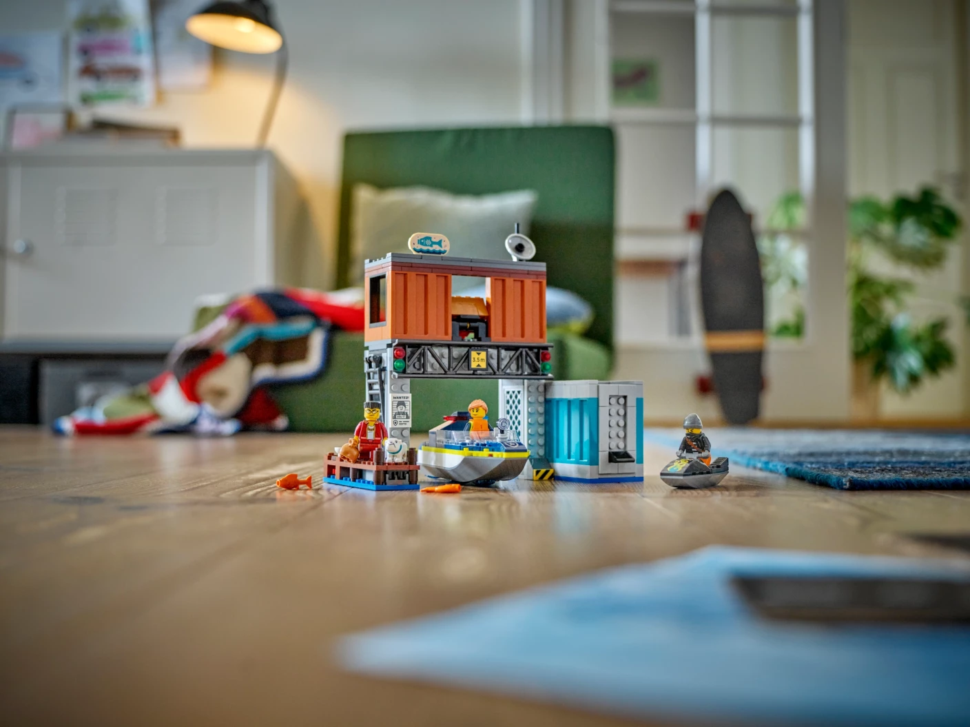 Politiespeedboot en boevenschuilplaats
