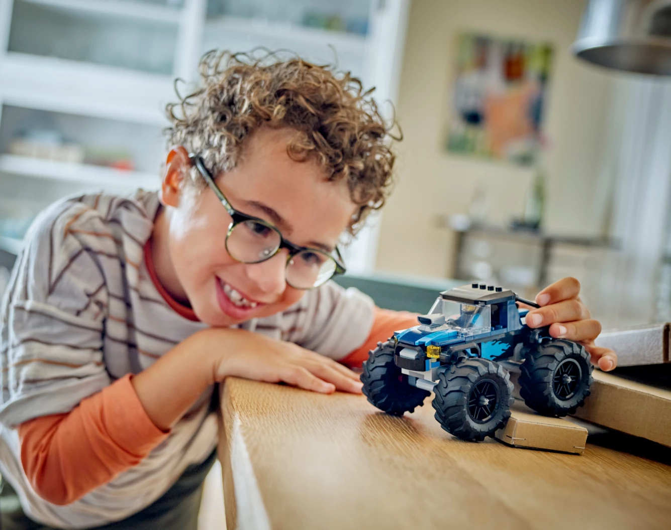 Blauwe monstertruck