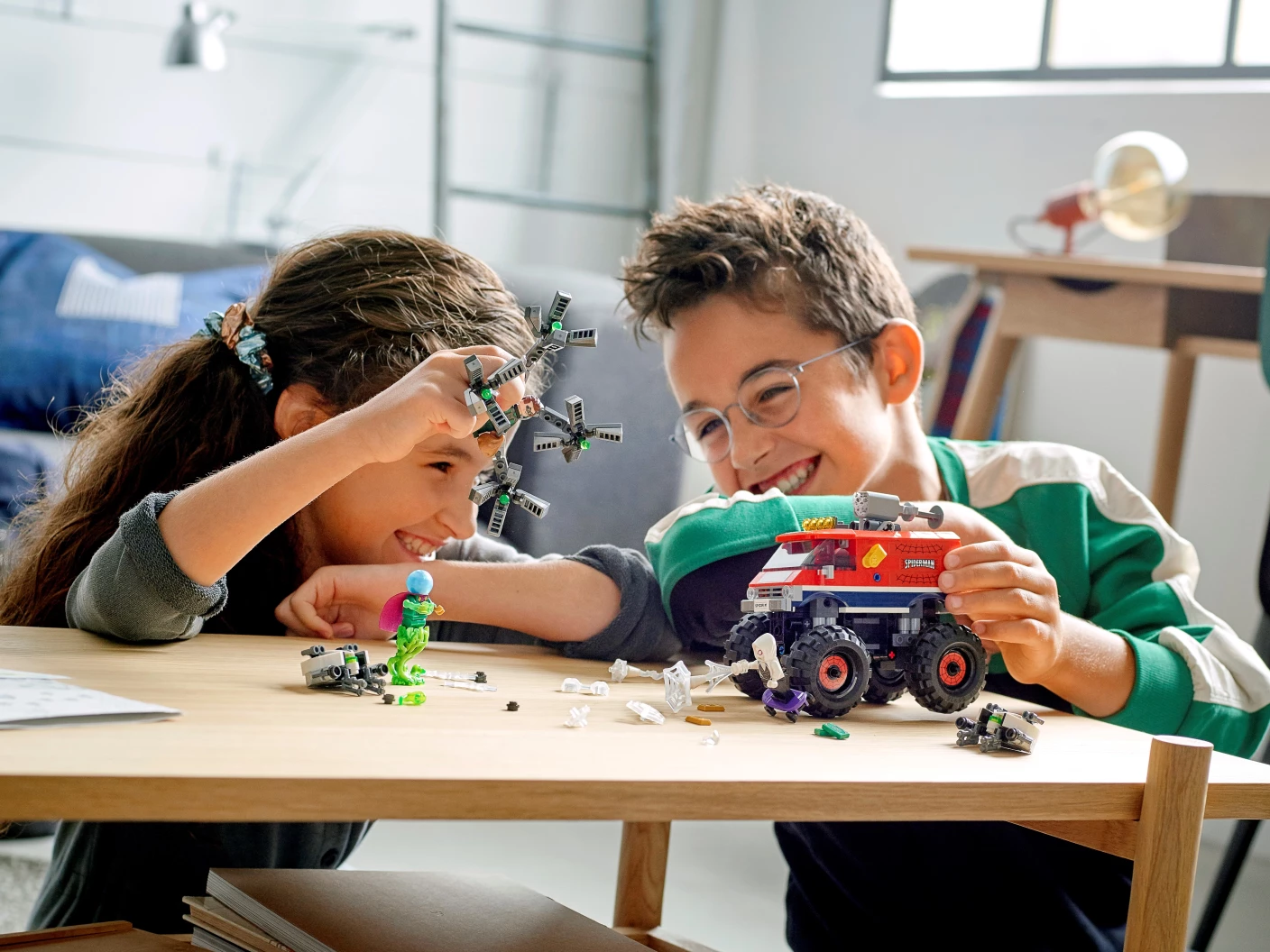 Spider-Man's monstertruck vs. Mysterio