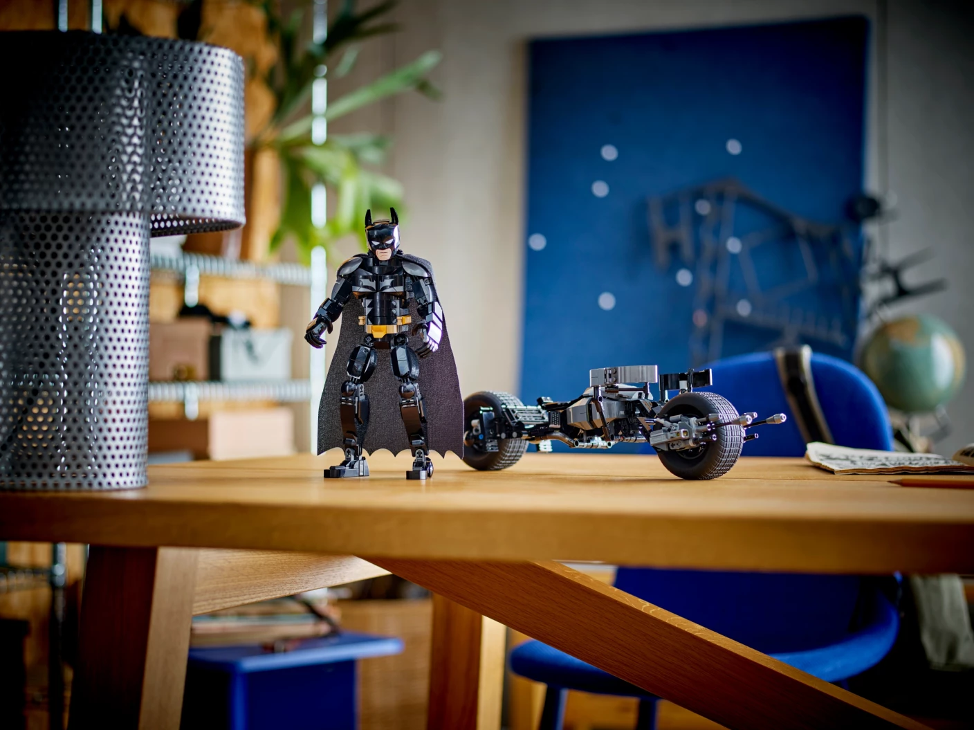 Batman™ bouwfiguur en de Bat-Pod motor