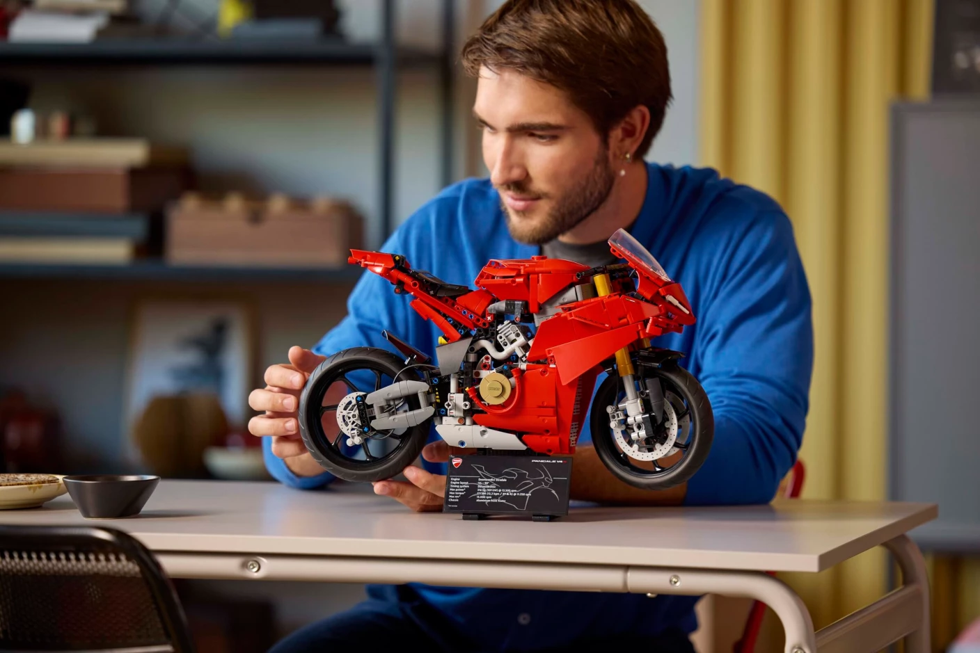 Ducati Panigale V4 S motor