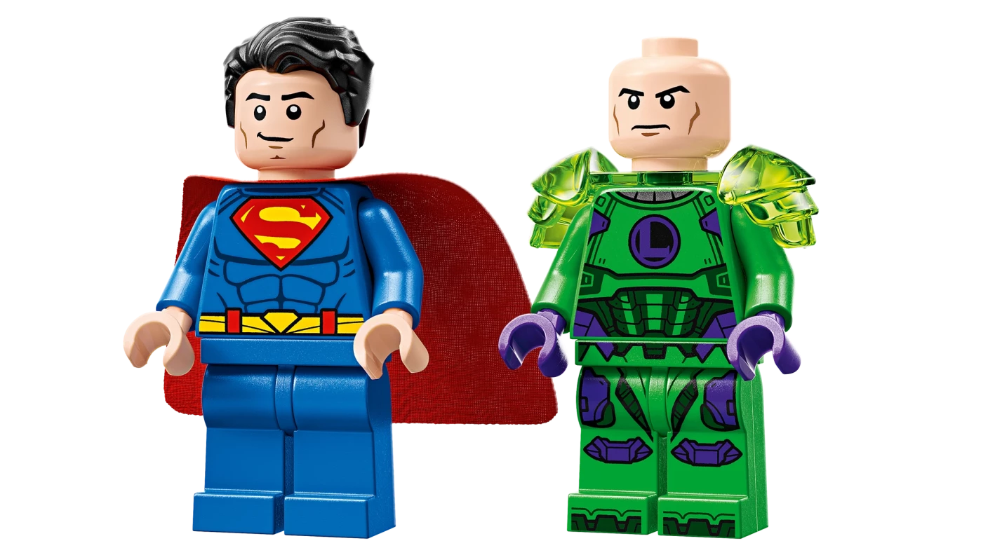 Superman™ mecha vs. Lex Luthor™