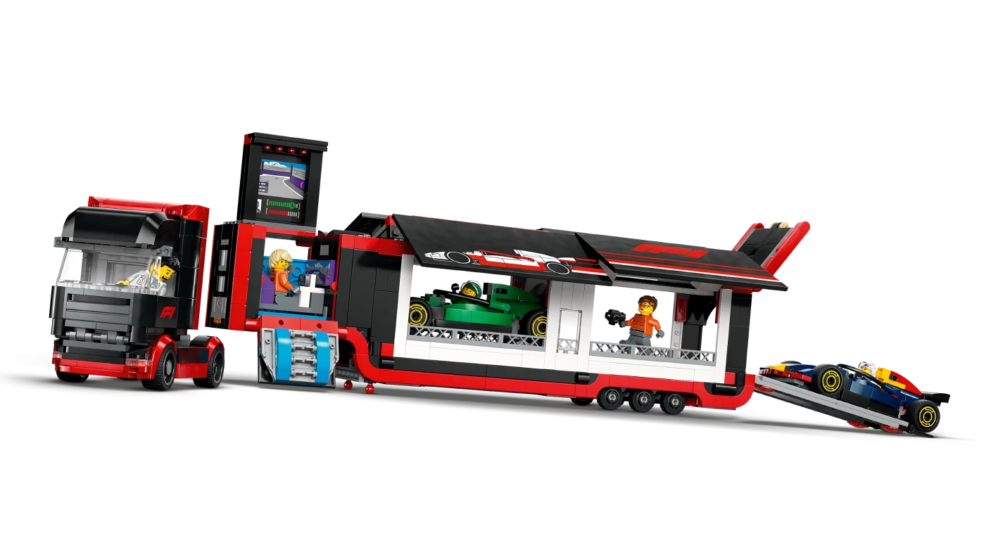 F1® truck met RB20 en AMR24 F1® auto's