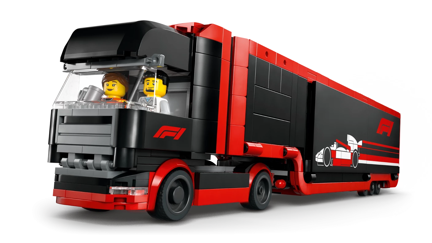 F1® truck met RB20 en AMR24 F1® auto's