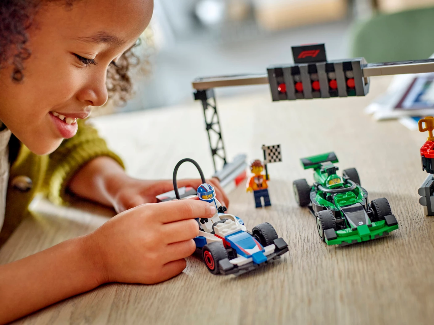 F1® grid met VCARB en Sauber racewagens