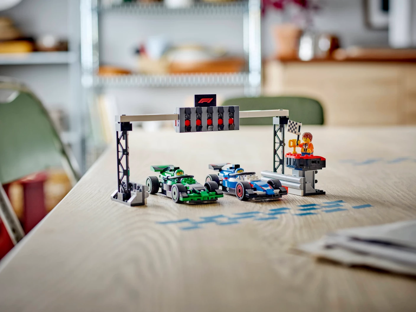 F1® grid met VCARB en Sauber racewagens
