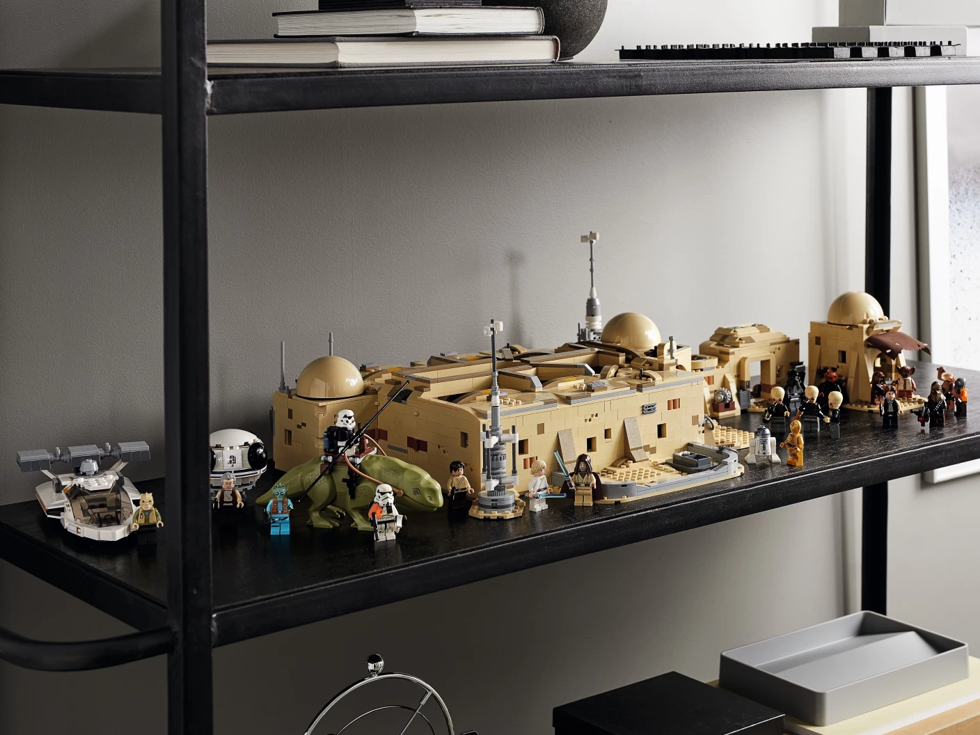 Mos Eisley Cantina™