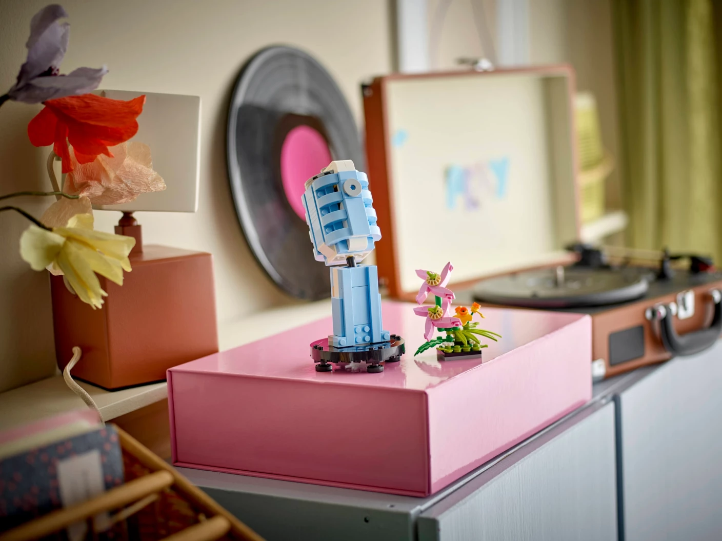 Platenspeler met bloemen