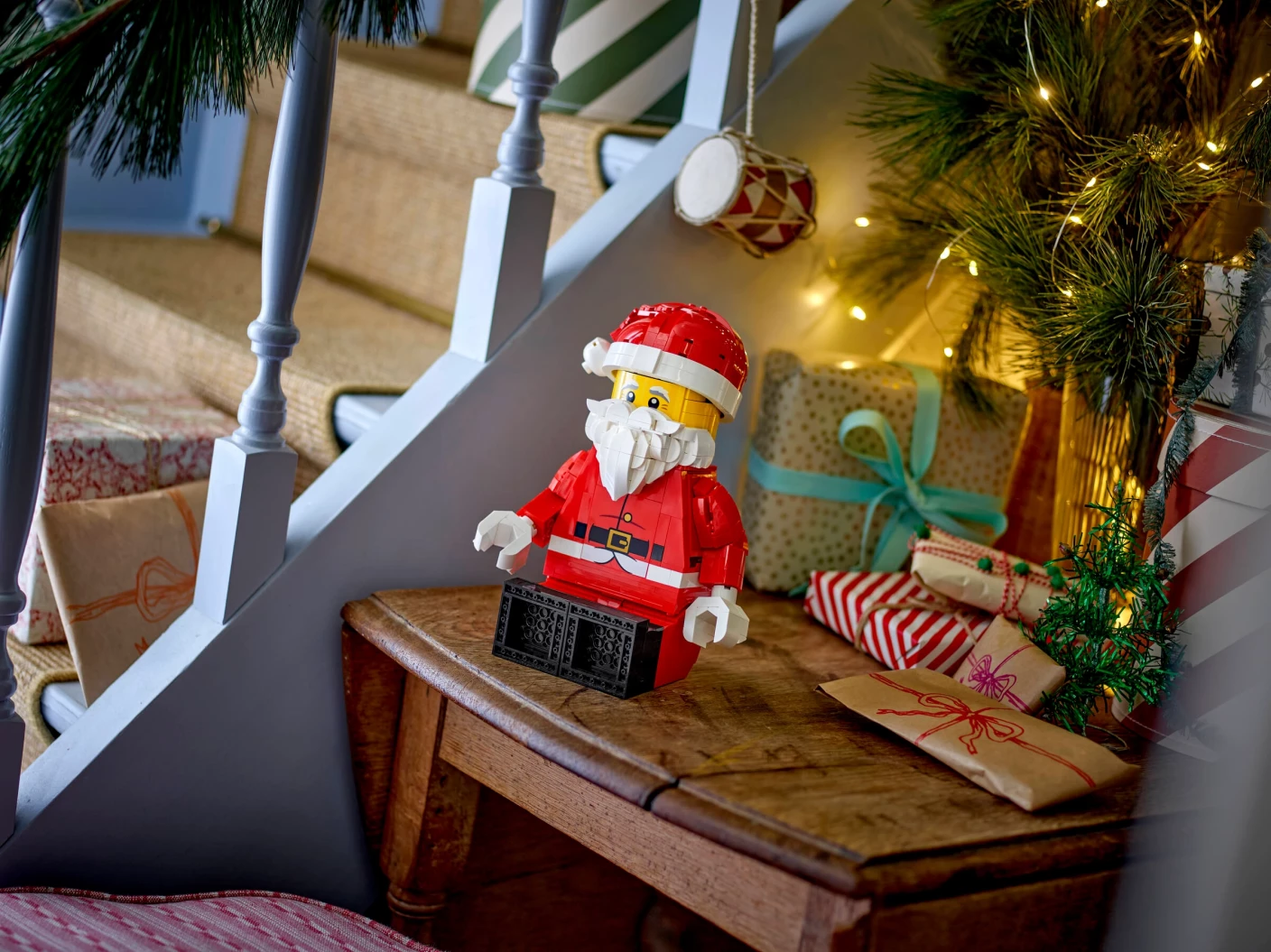 Grote minifiguur van de Kerstman
