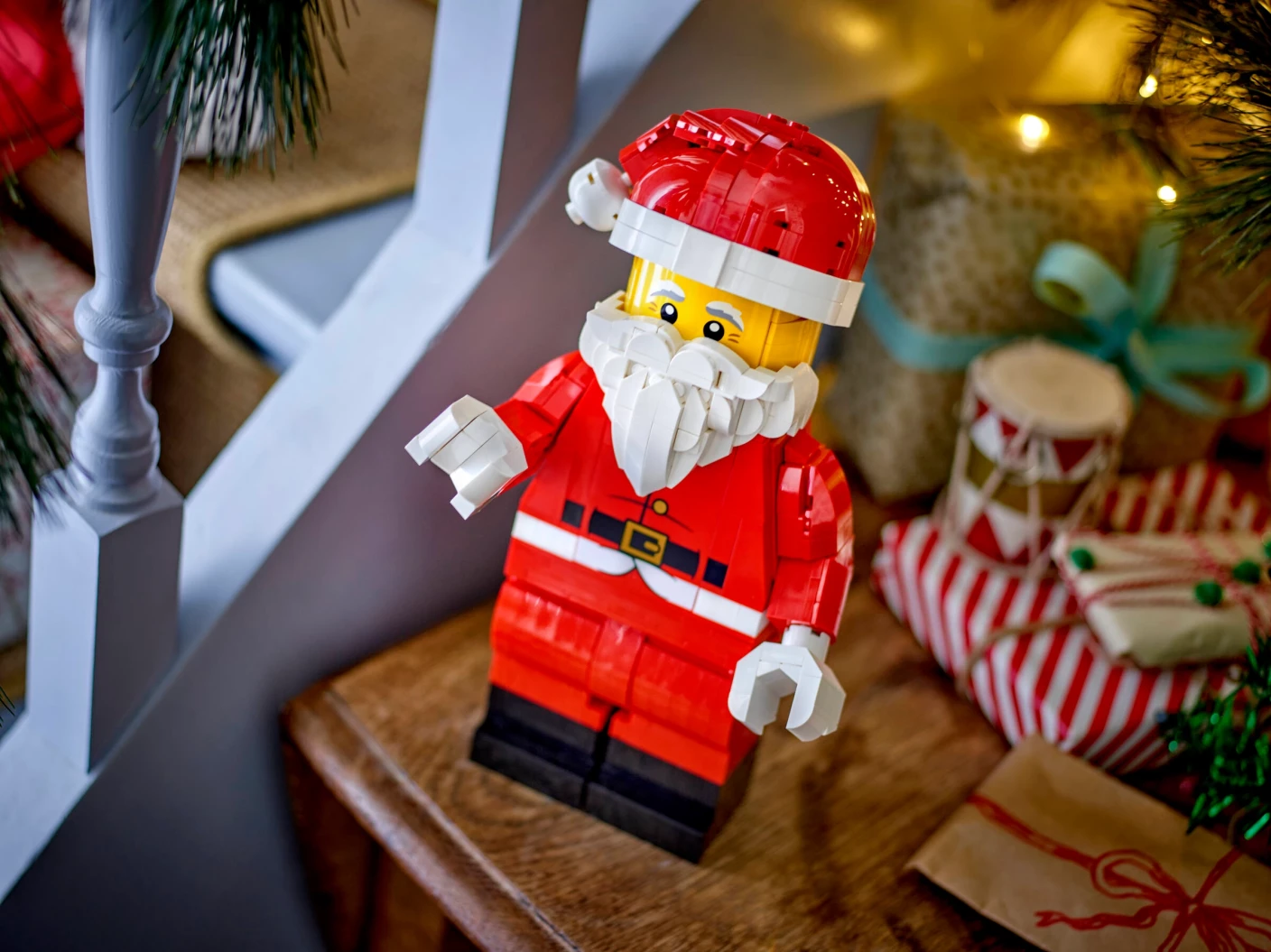 Grote minifiguur van de Kerstman