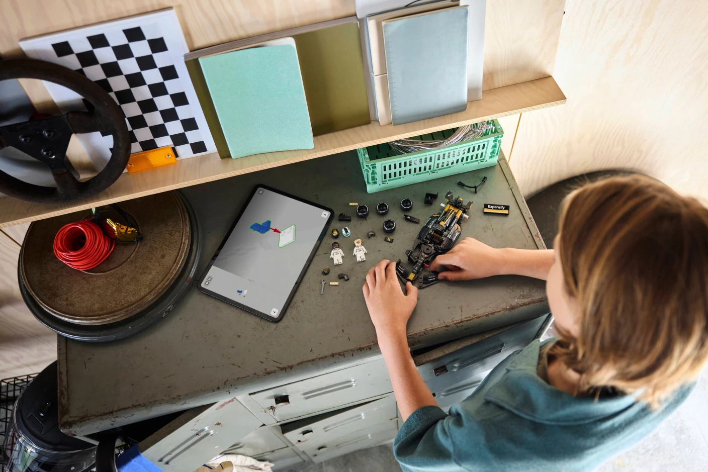 APXGP team racewagen uit F1 The Movie