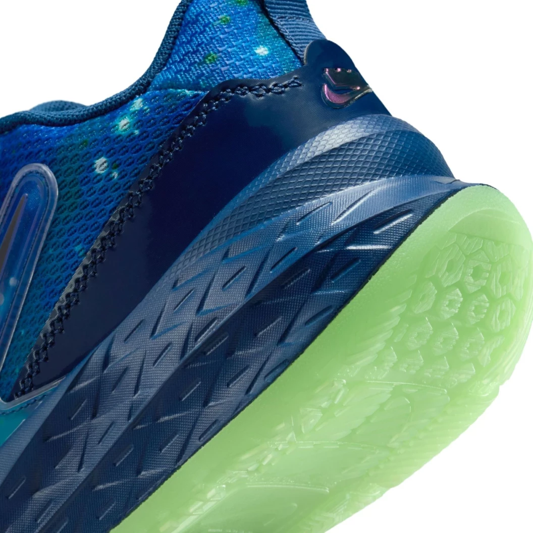 Nike Hustle D 12 x LEGO collectie - schoenen voor oudere kinderen