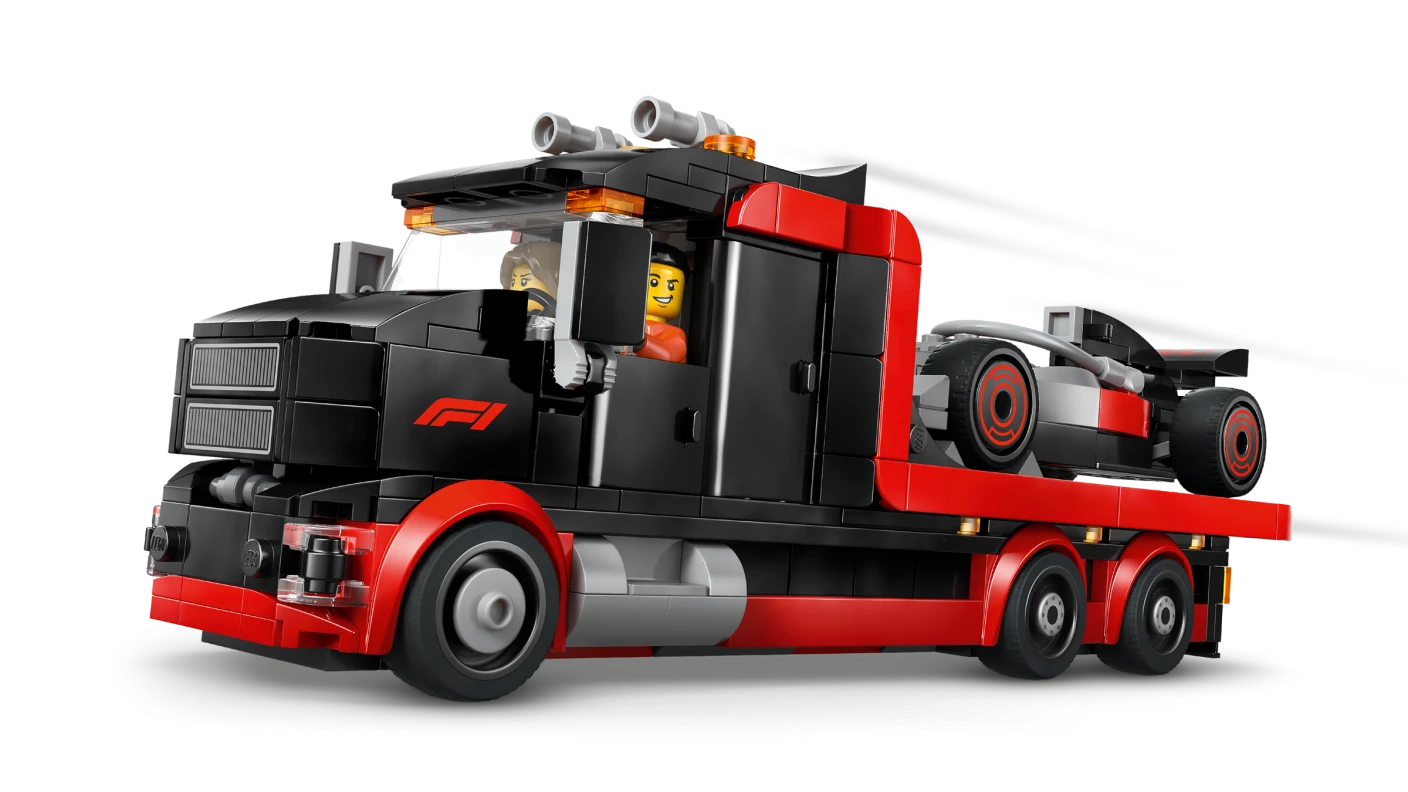 F1 displaytruck met Audi F1 racewagen