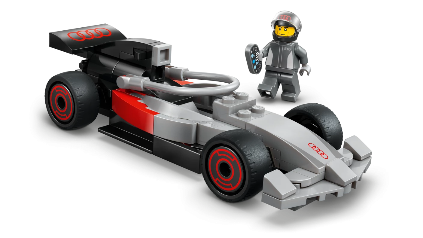 F1 displaytruck met Audi F1 racewagen