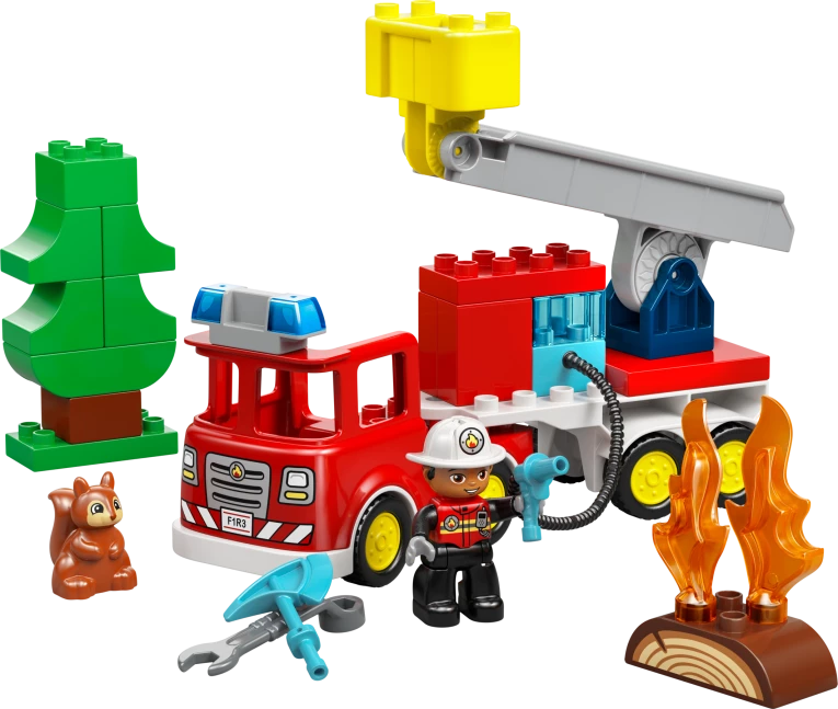 Brandweertruck met slang en brandweerman