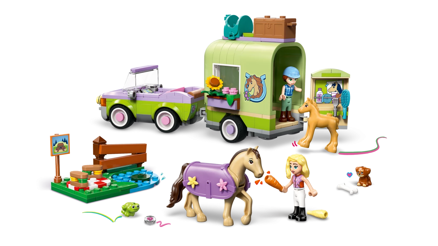 Trailer met paard en veulen