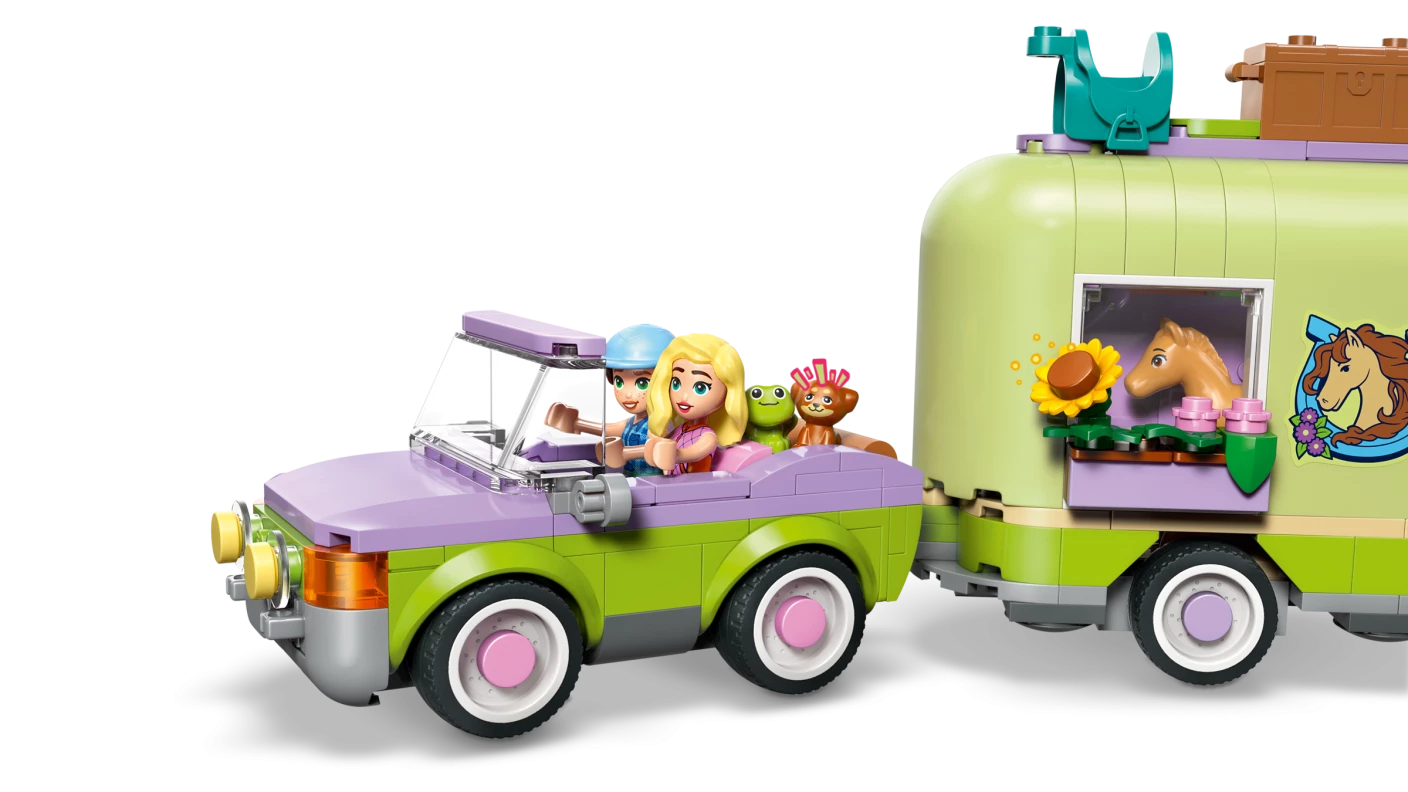 Trailer met paard en veulen