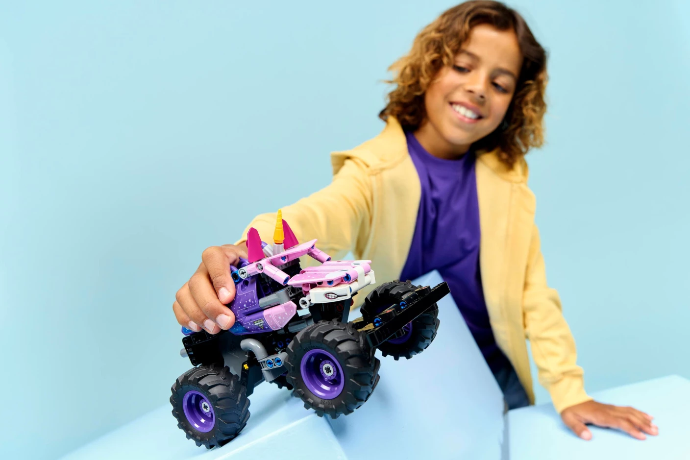 Monster Jam Sparkle Smash pull-back