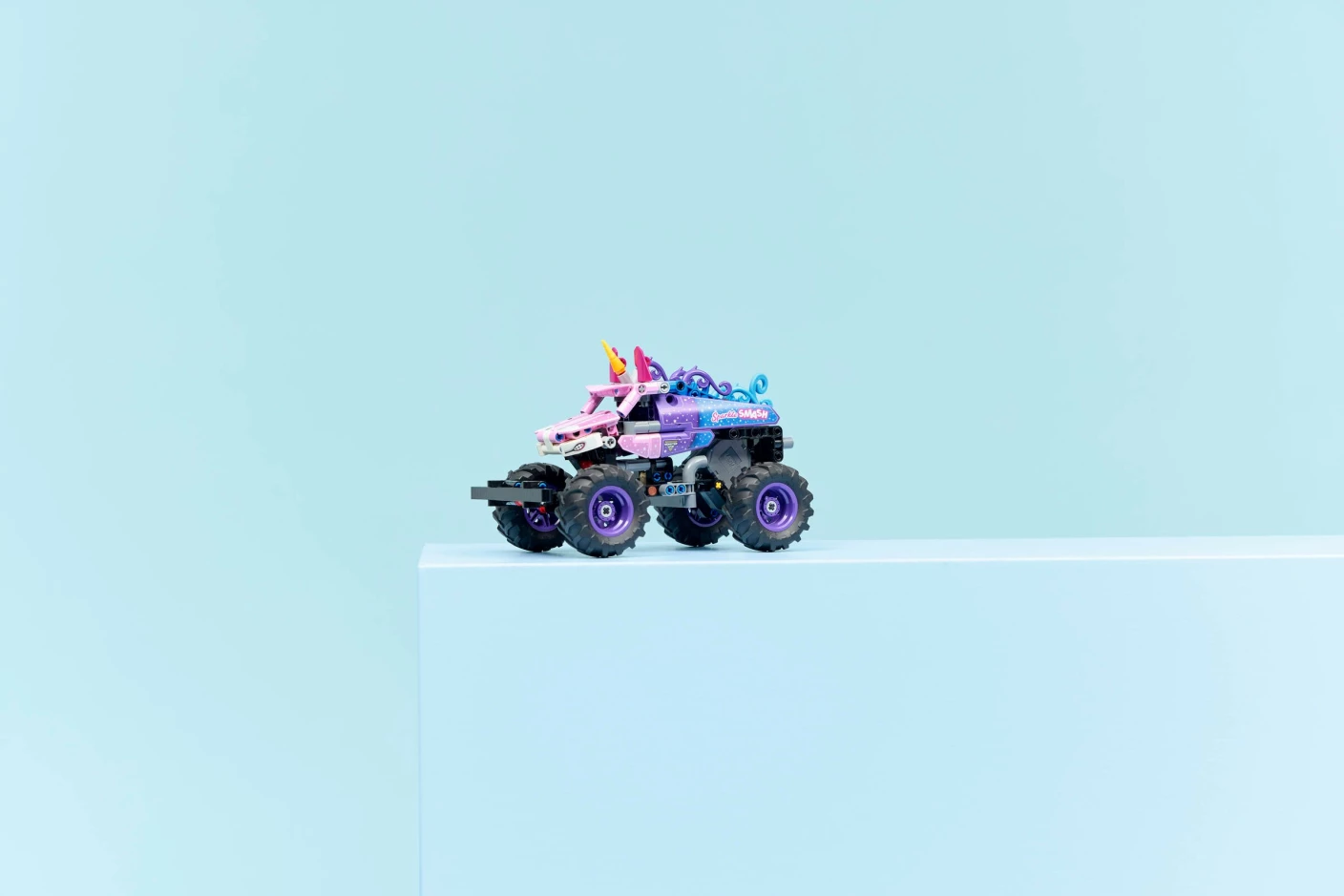 Monster Jam Sparkle Smash pull-back