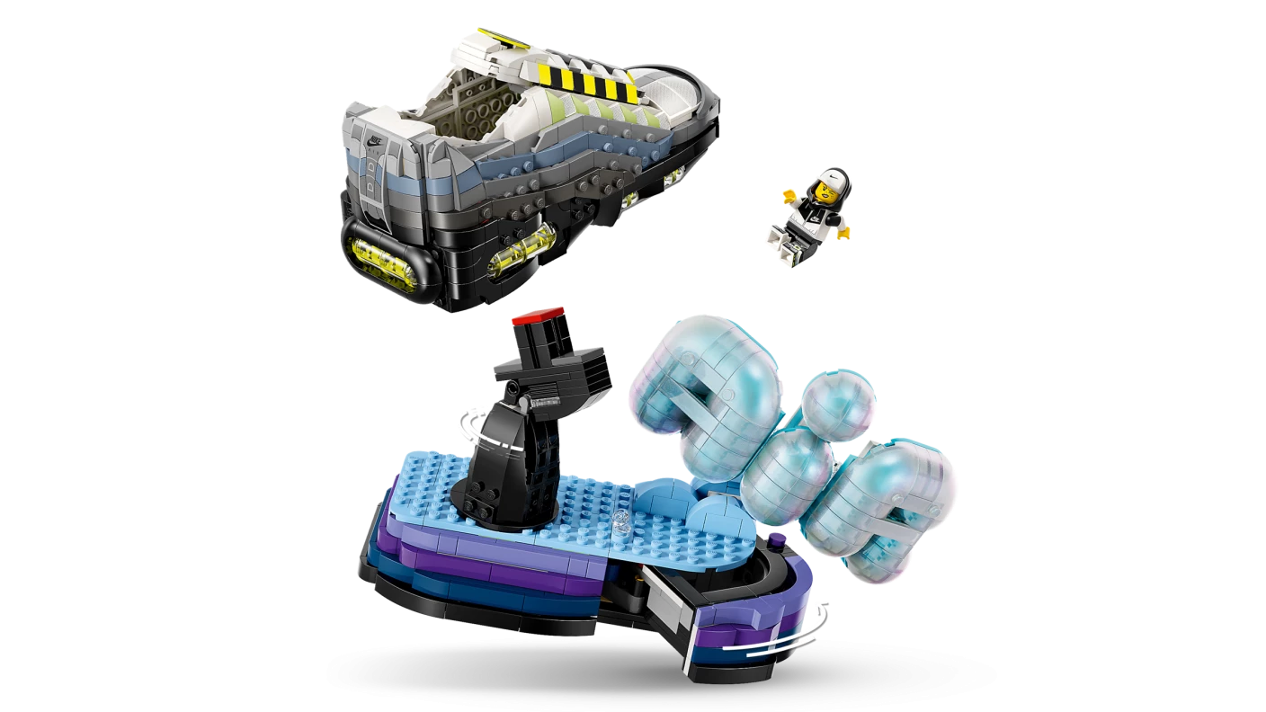 Nike Air Max 95 x LEGO set