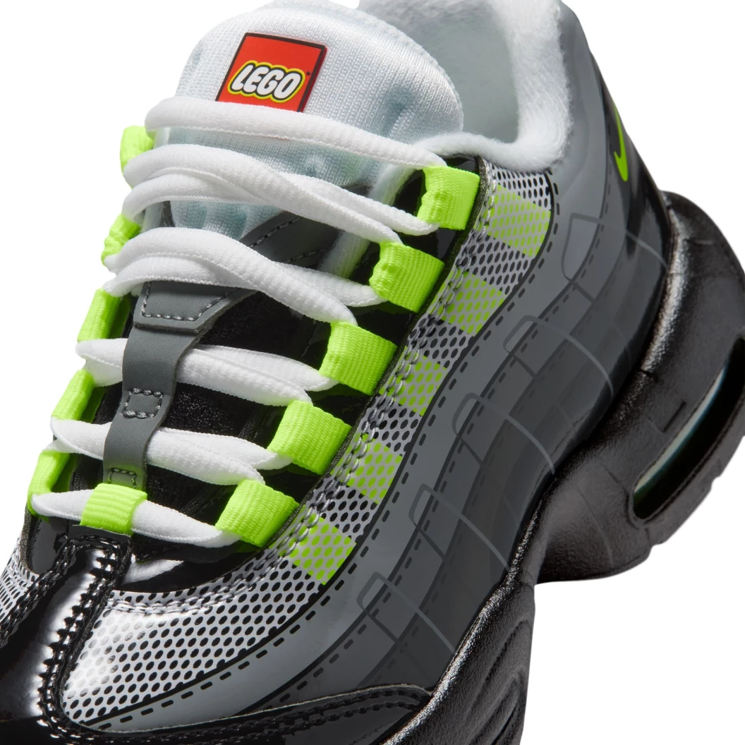 Nike Air Max 95 x LEGO schoenen voor jongere kinderen