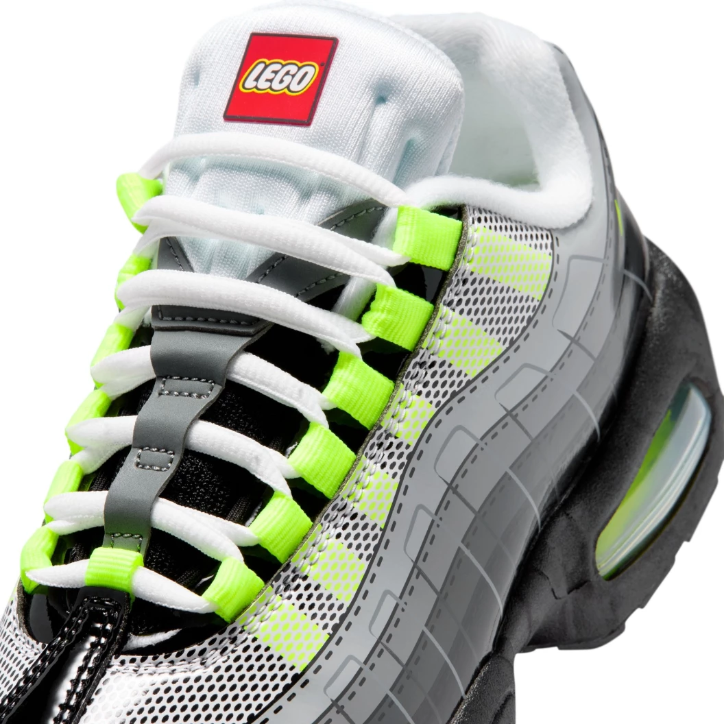 Nike Air Max 95 x LEGO schoenen voor oudere kinderen