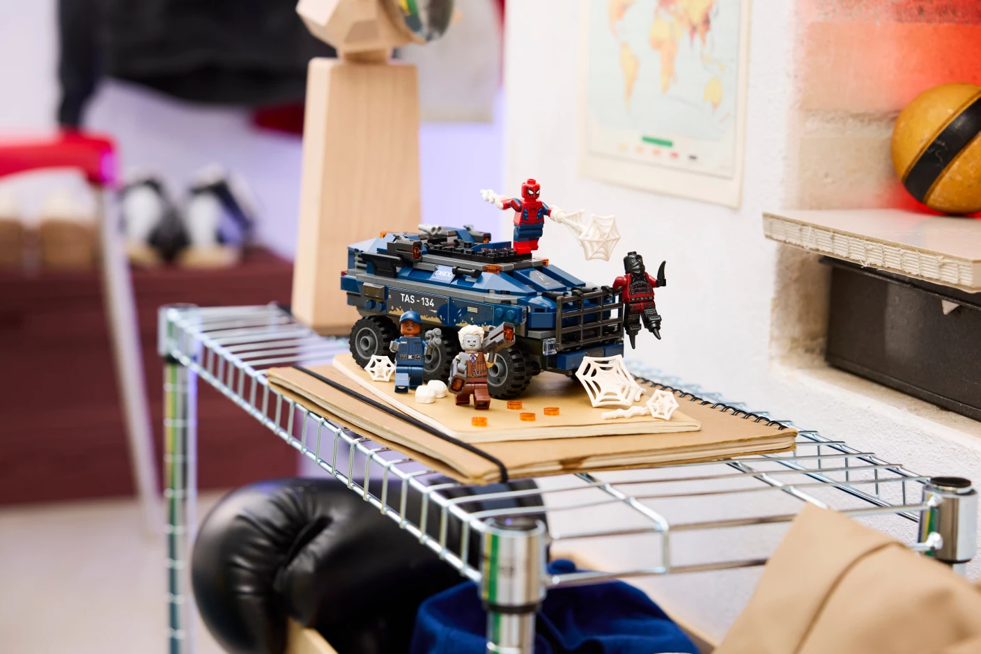 Spider-Man achtervolging van gevangenistransport