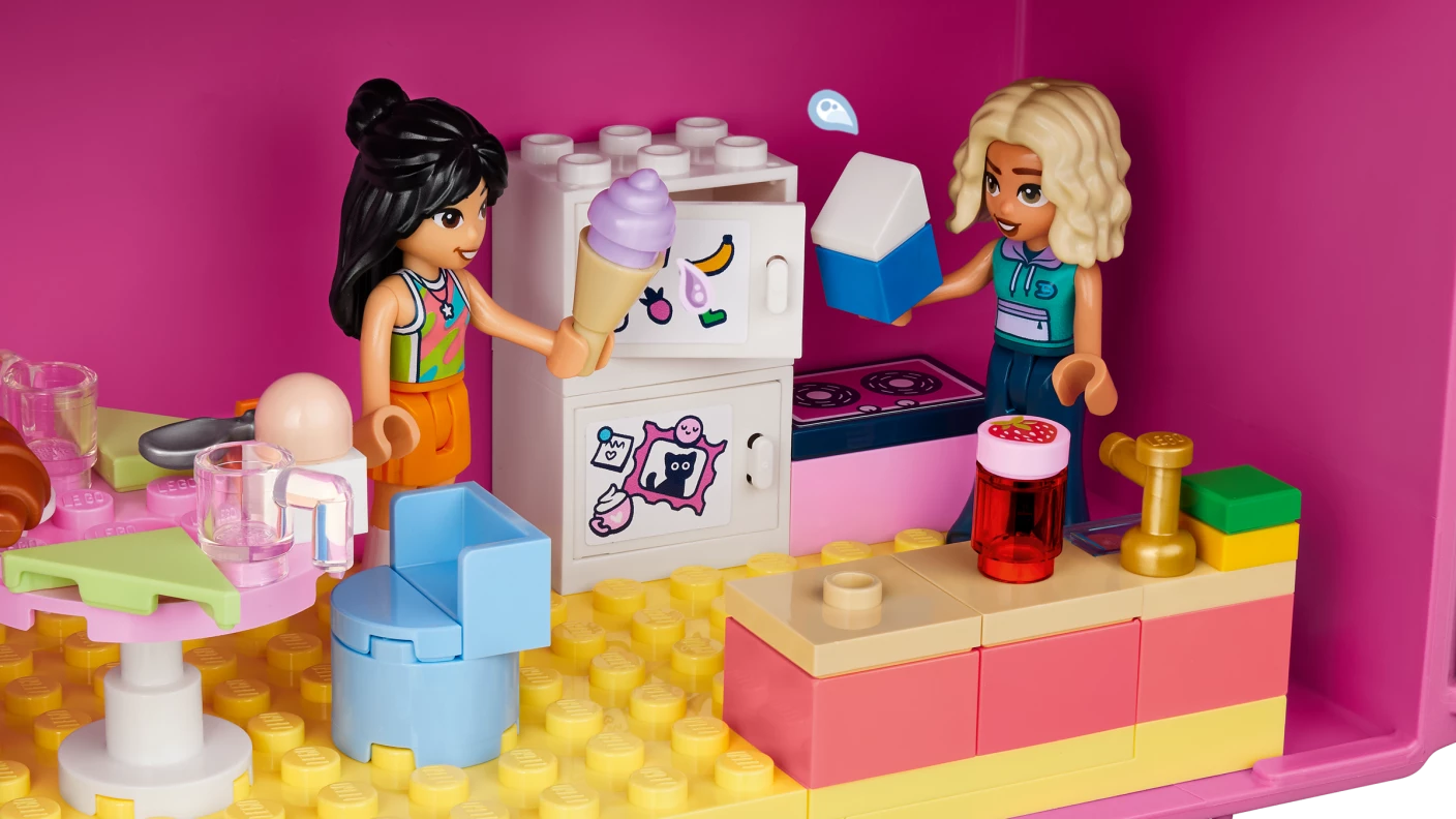 Creatieve poppenhuiskoffer