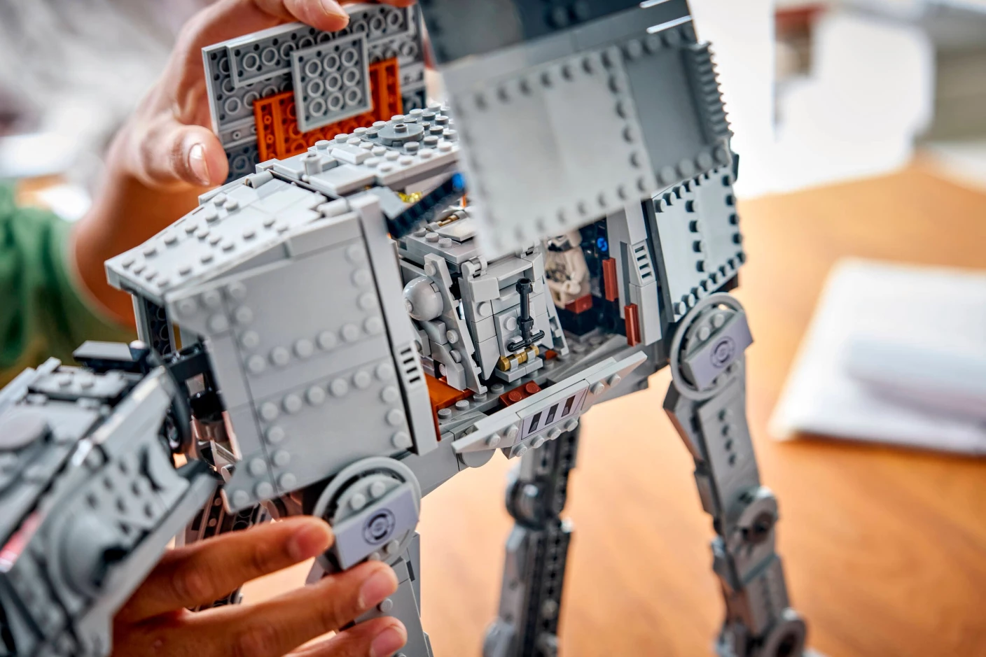 Imperial Remnant AT-AT met INT-4