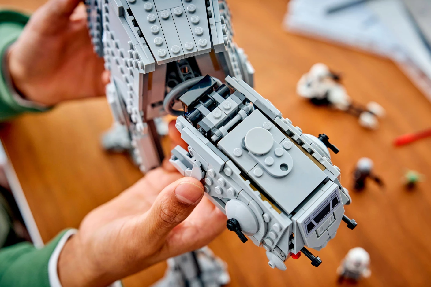 Imperial Remnant AT-AT met INT-4