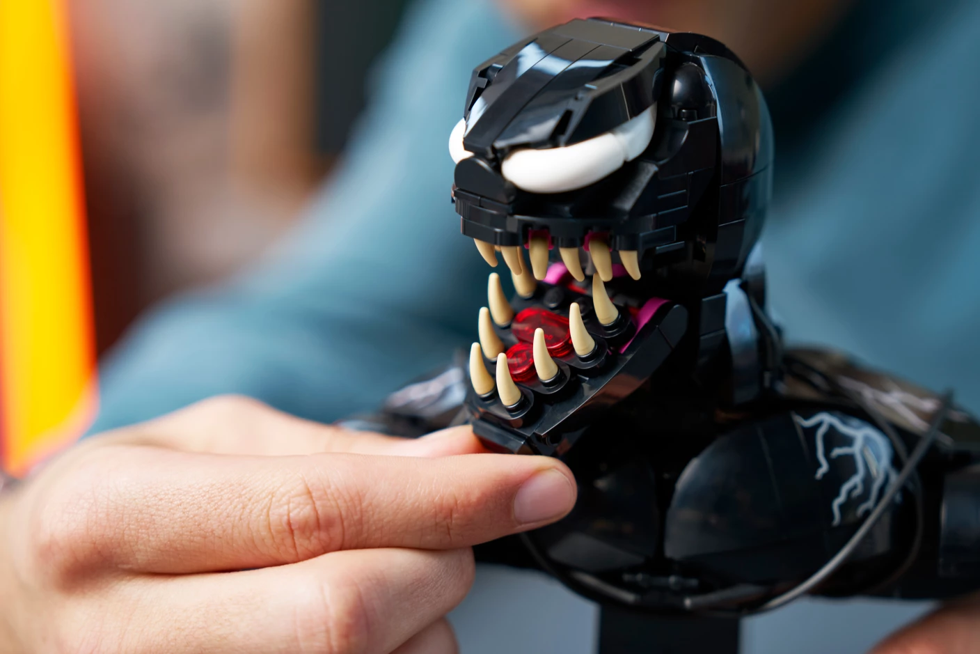 Venom buste