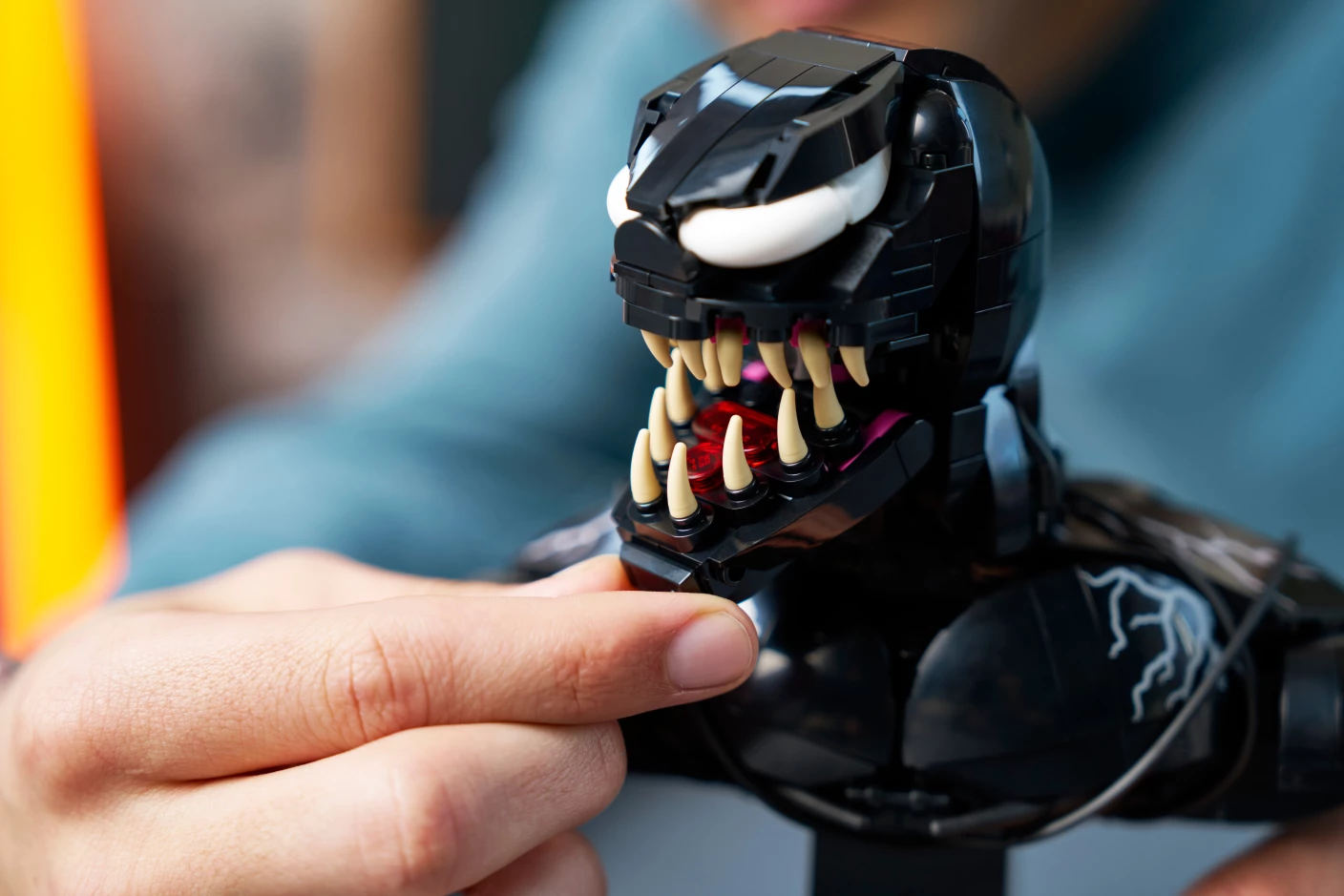 Venom buste