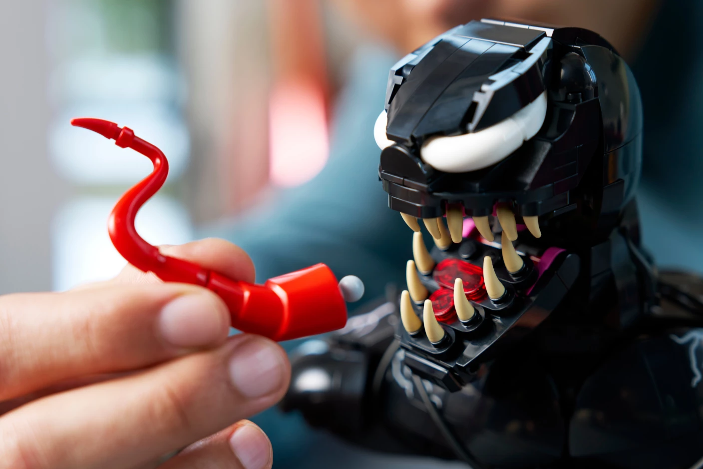 Venom buste