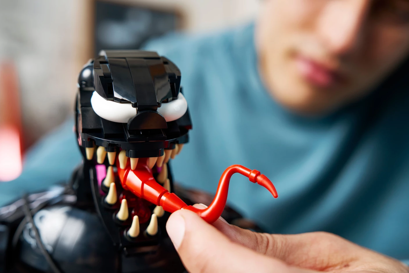 Venom buste