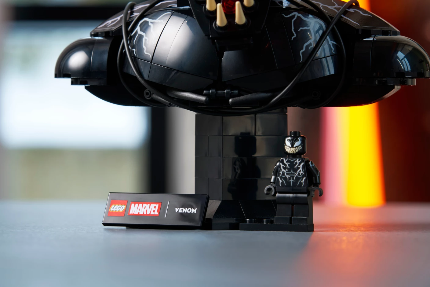 Venom buste