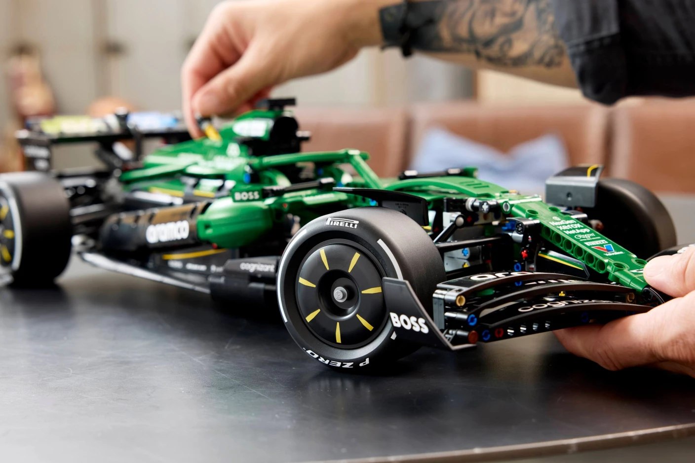 Aston Martin Aramco AMR25 F1 auto