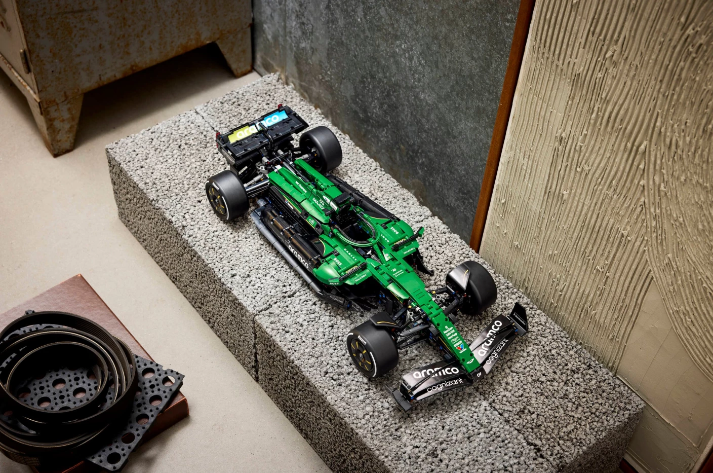 Aston Martin Aramco AMR25 F1 auto