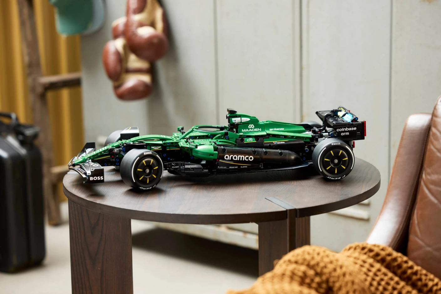 Aston Martin Aramco AMR25 F1 auto