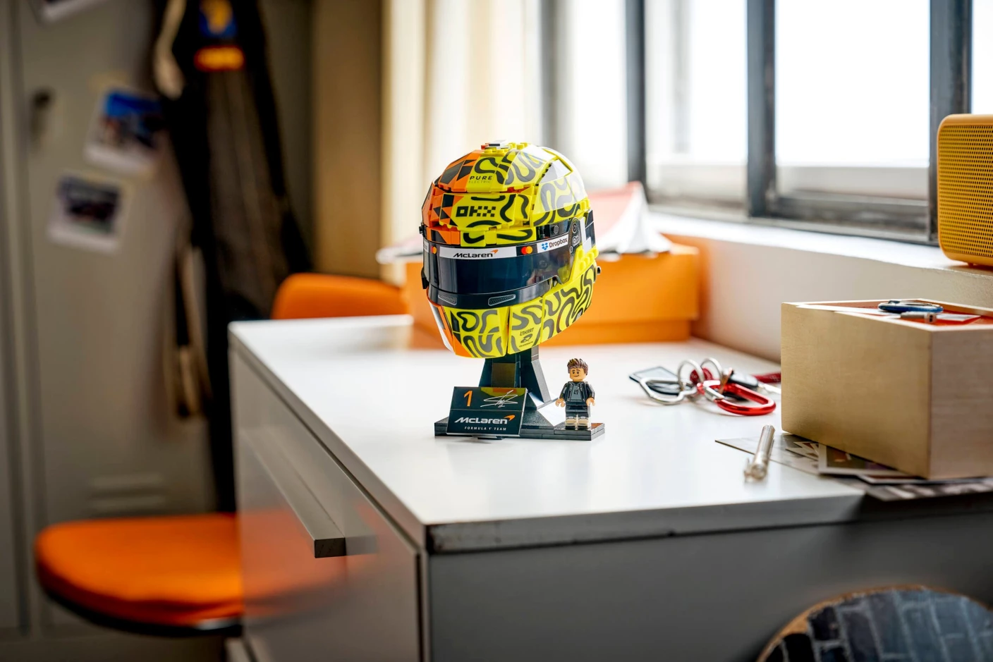 McLaren Mastercard F1 Team helm van Lando Norris