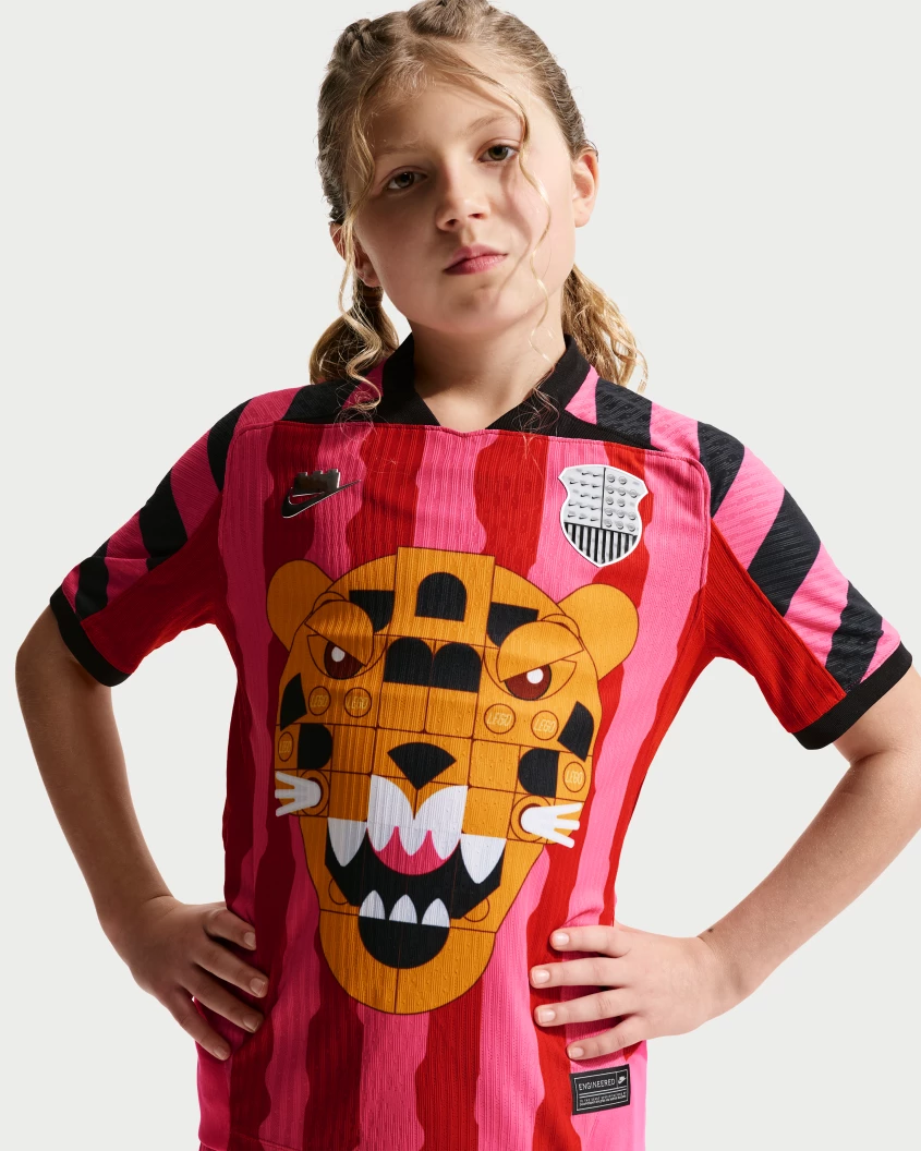 Nike x LEGO collectie Aero-FIT voetbalshirt voor oudere kinderen