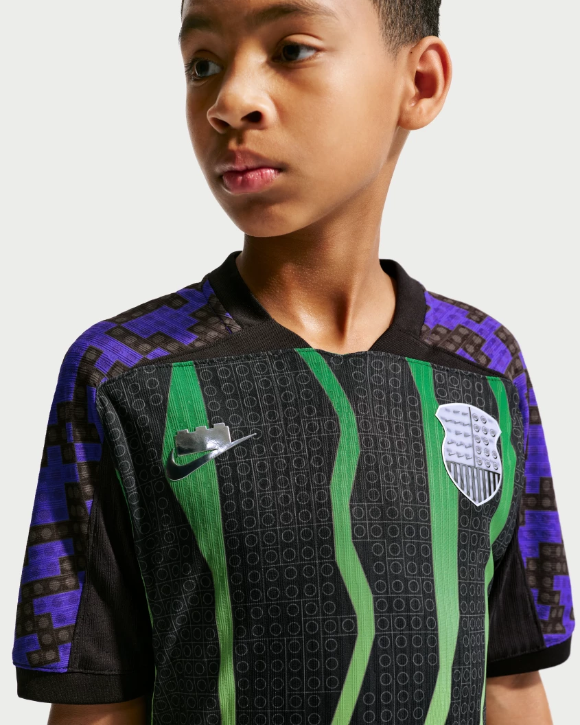 Nike x LEGO collectie Aero-FIT voetbalshirt voor oudere kinderen