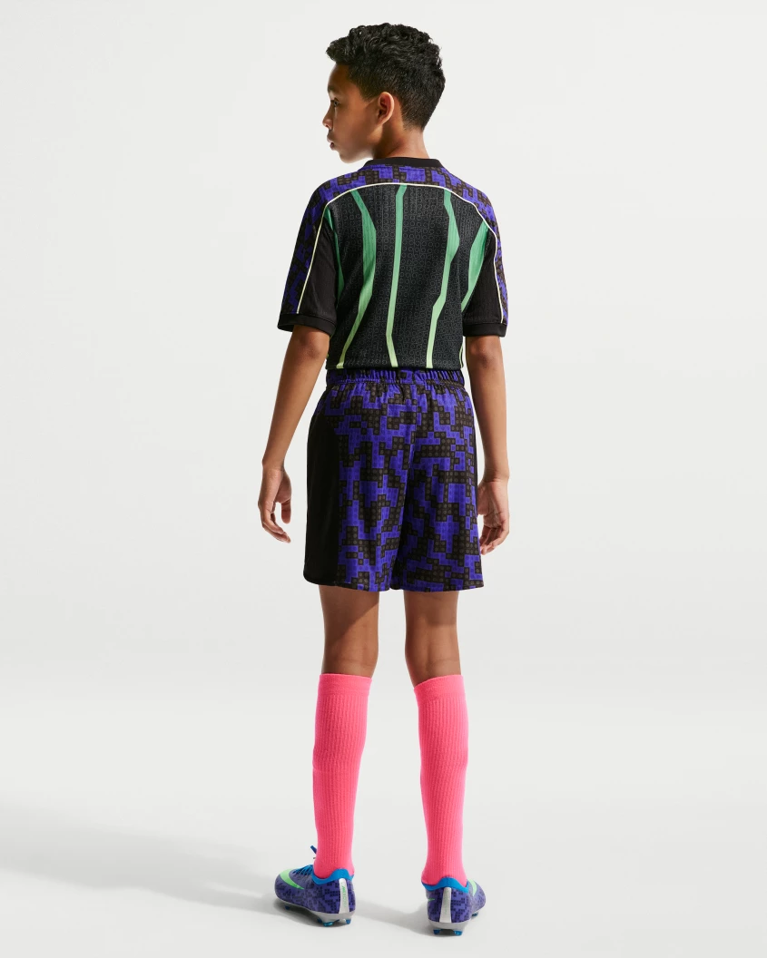 Nike x LEGO collectie Aero-FIT short voor oudere kinderen