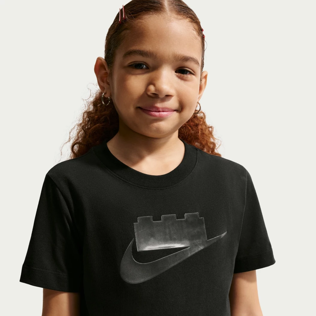 Nike x LEGO collectie T-shirt voor oudere kinderen - zwart